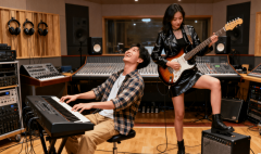 它能将旋律、节拍、和声等元素融合正在一